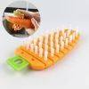 Bendable Carrot Shape Cleaning Brush Fruit and Vegetable Cleaning Brush Reusable and Durable Kitchen Cleaner Tool - green